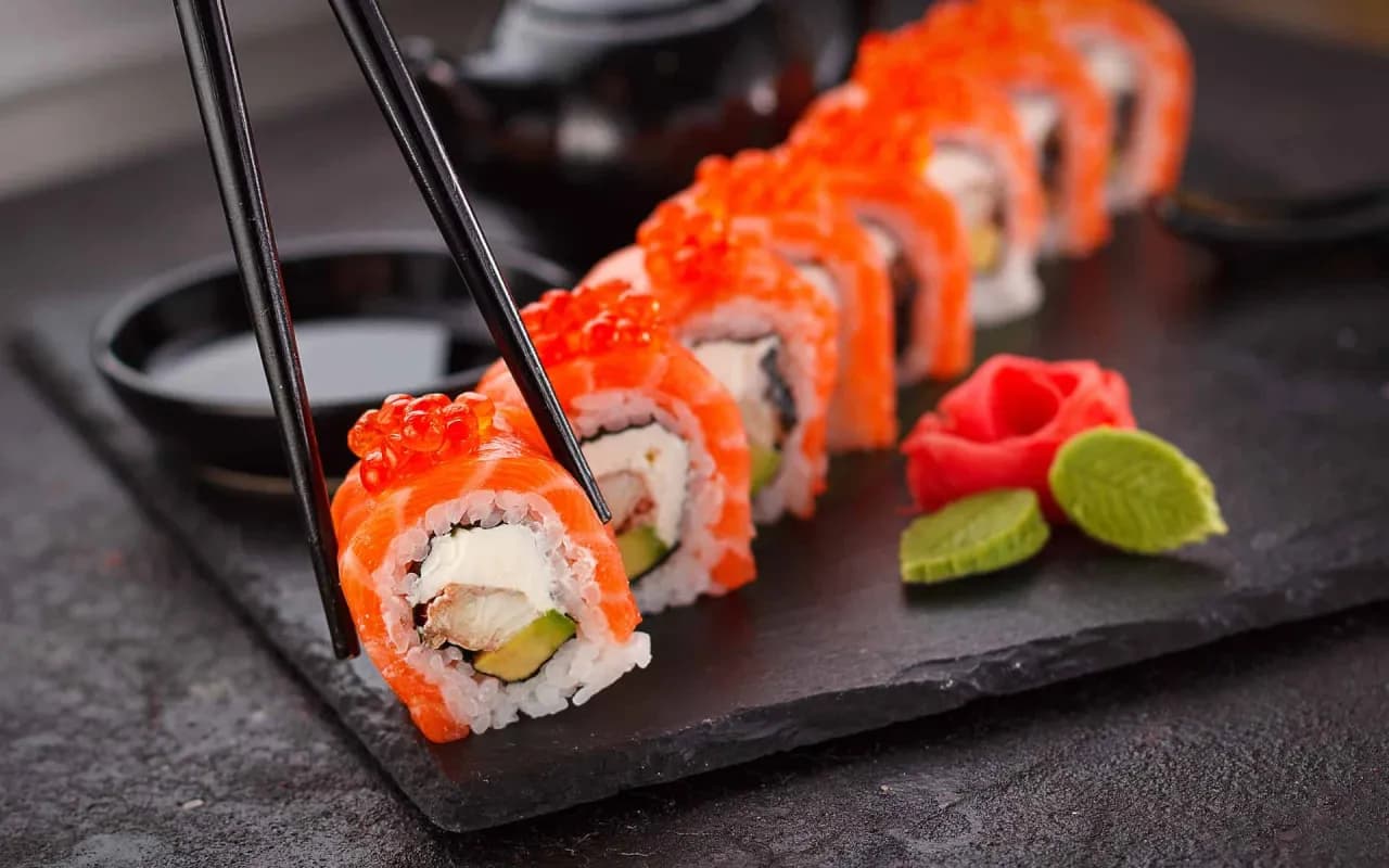 Czy sushi jest dietetyczne? Odkryj jego ukryte kalorie i składniki